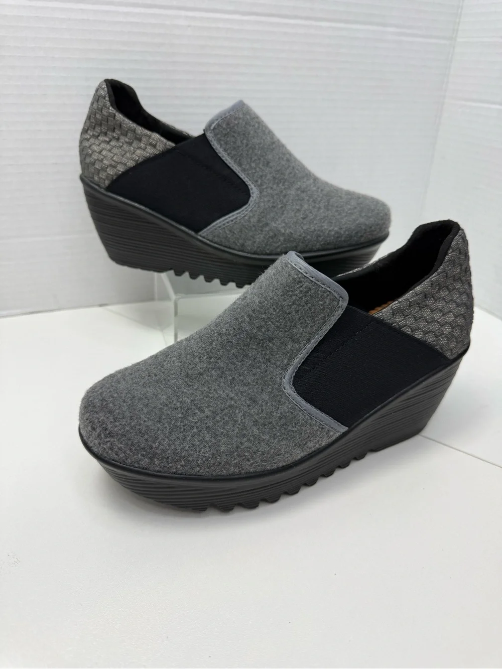 bernie mev. Gray and Black Slip-On Wedge Sneakers size 37